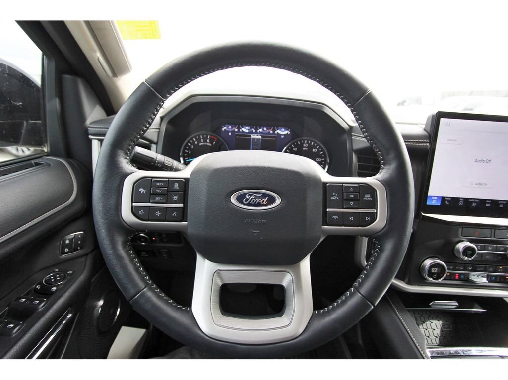 Used 2022 Ford Expedition XLT image 9