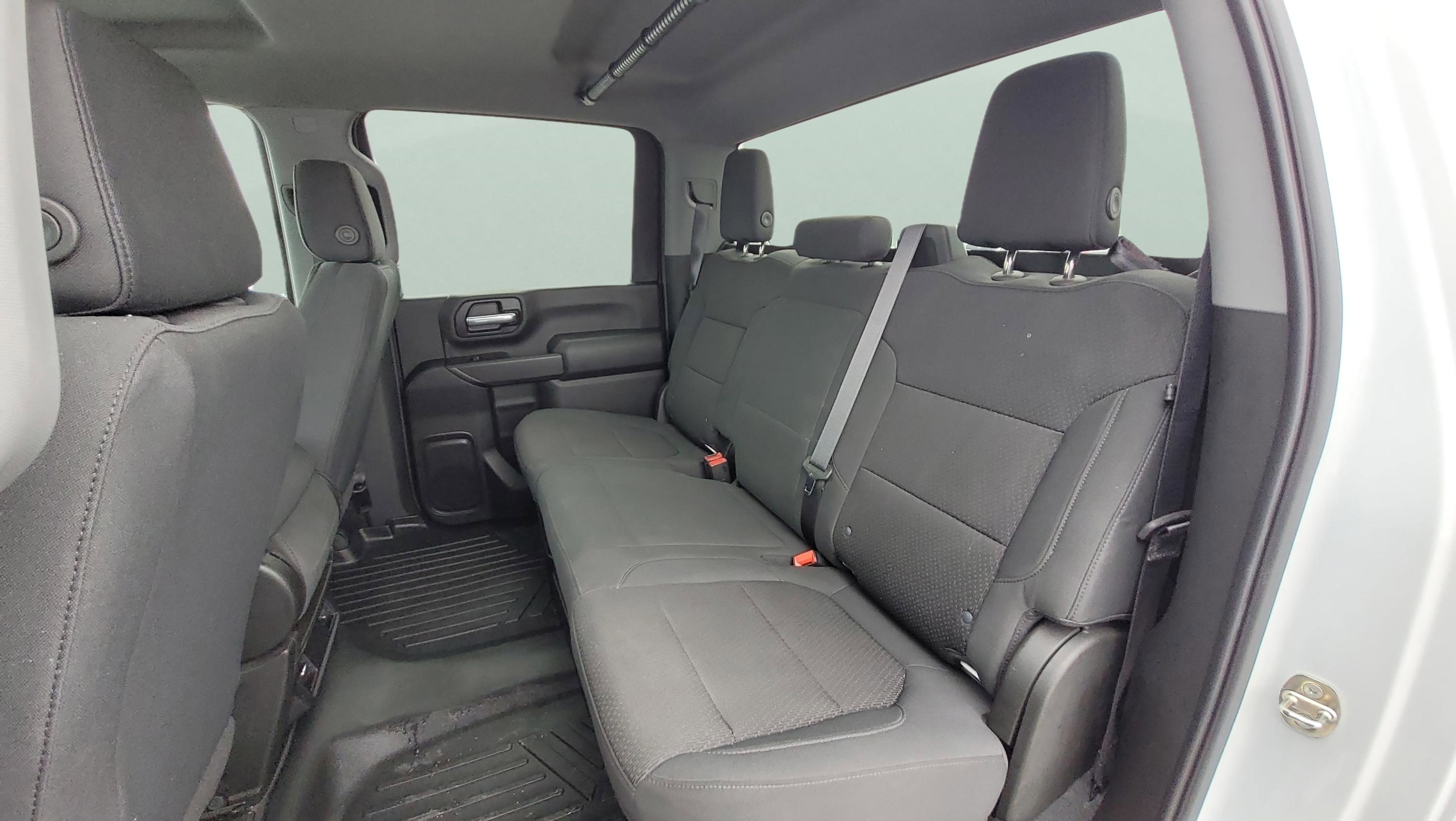 Used 2020 Chevrolet Silverado 2500 Custom w/ Custom Value Package image 15