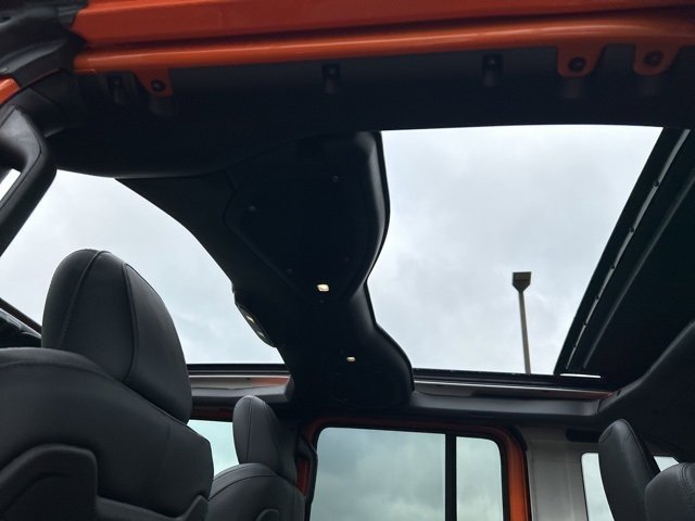 New 2025 Jeep Wrangler Unlimited Rubicon 392 image 27