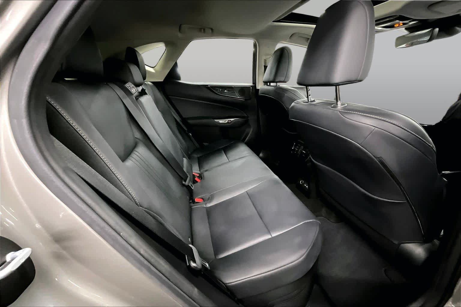 Used 2022 Lexus NX 350h AWD image 21