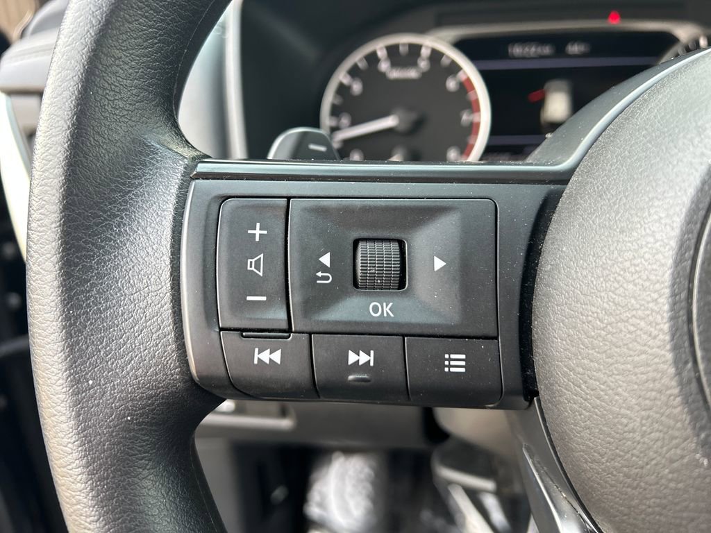 Used 2024 Nissan Rogue SV image 15
