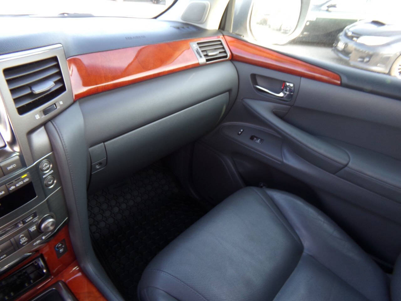 Used 2008 Lexus LX 570 4WD image 47