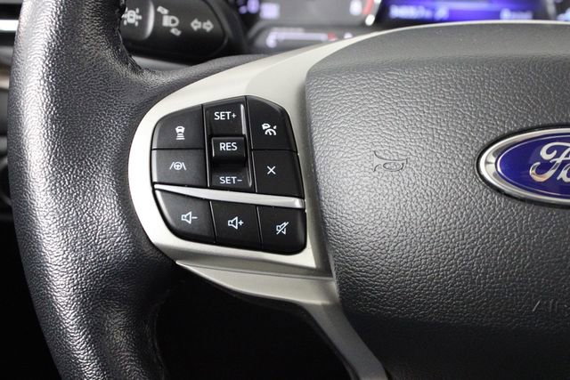 Used 2022 Ford Explorer Limited w/ Equipment Group 301A image 29