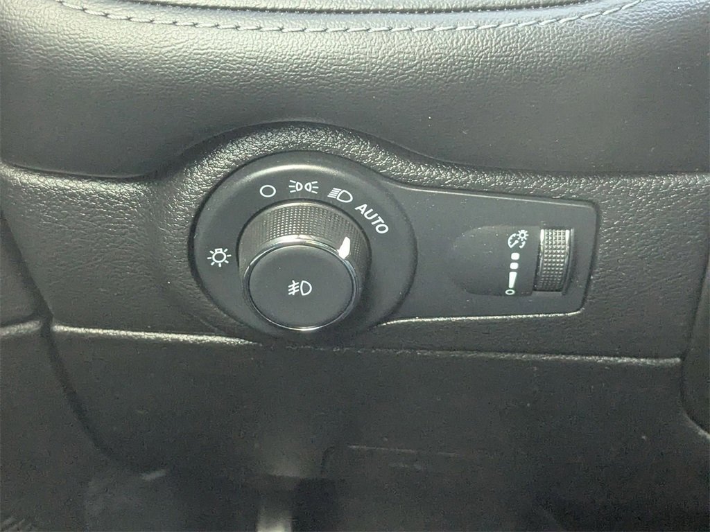 Used 2022 Dodge Durango GT image 17