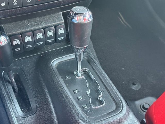 Used 2016 Jeep Wrangler Unlimited Rubicon image 26