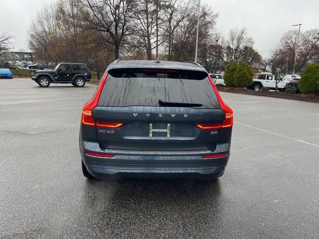 Used 2022 Volvo XC60 B5 Momentum w/ Protection Package Premier image 4