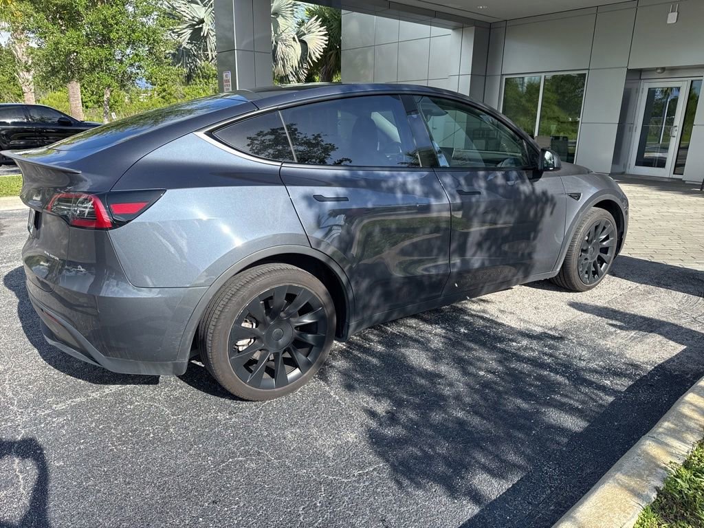 Used 2023 Tesla Model Y Long Range AWD/4WD image 3