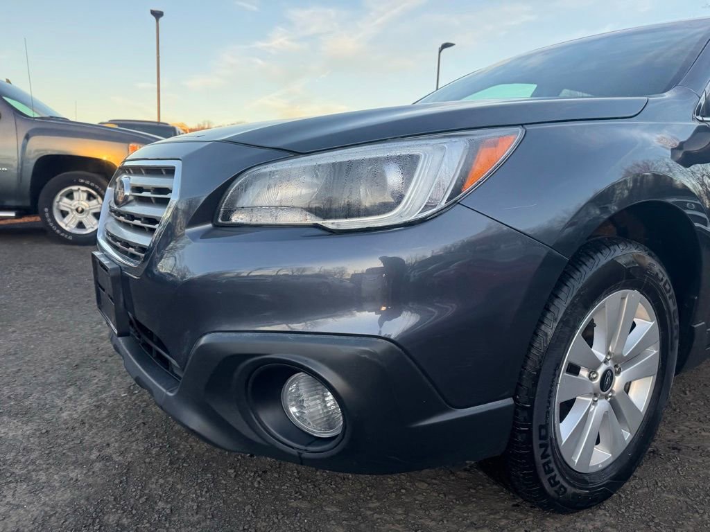 Used 2017 Subaru Outback 2.5i Premium image 12