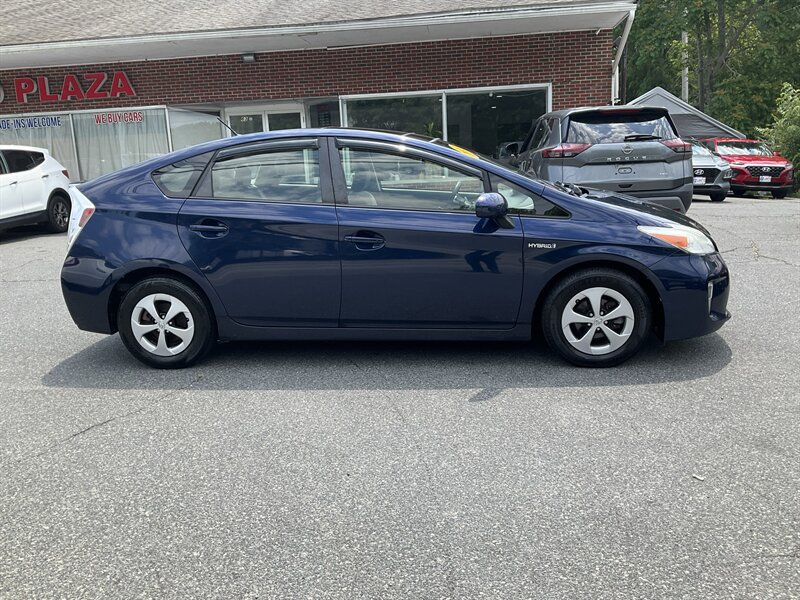 Used 2013 Toyota Prius Three w/ Solar Roof Pkg FWD image 4