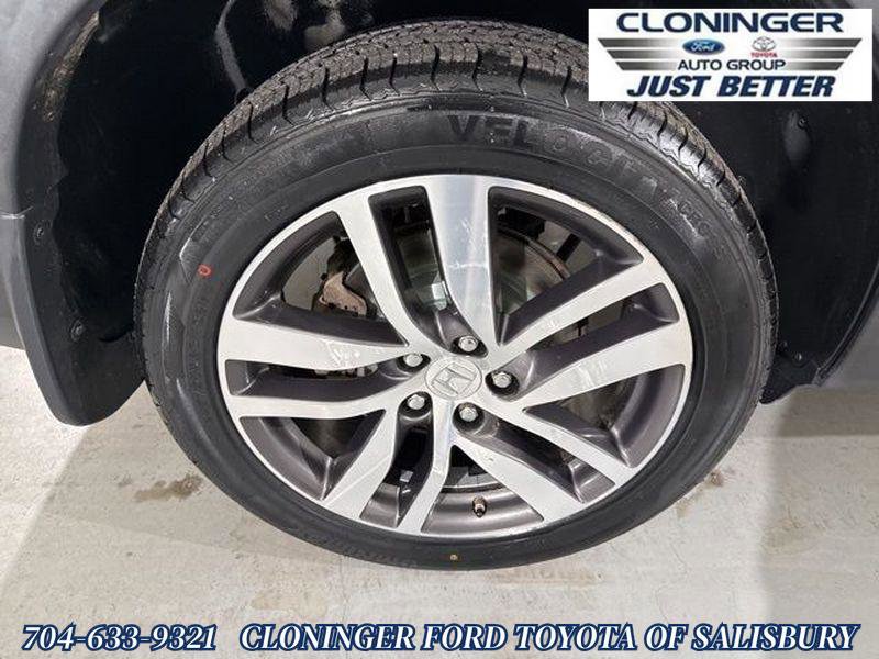 Used 2018 Honda Pilot Touring image 16