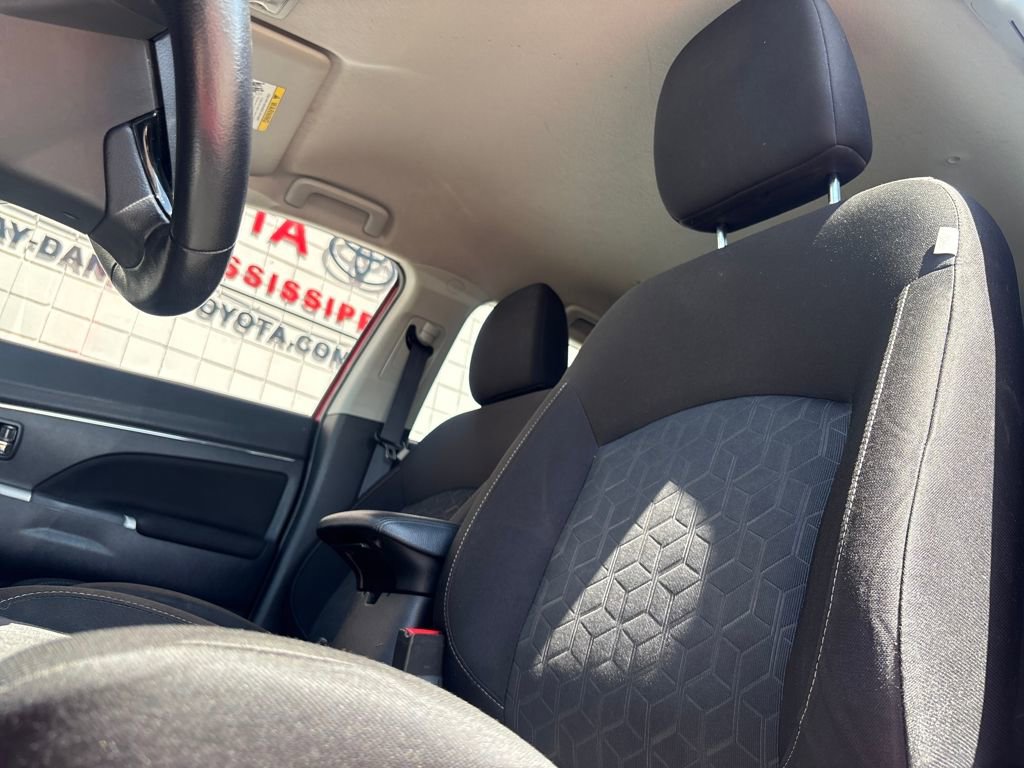 Used 2020 Mitsubishi Outlander Sport SE image 9