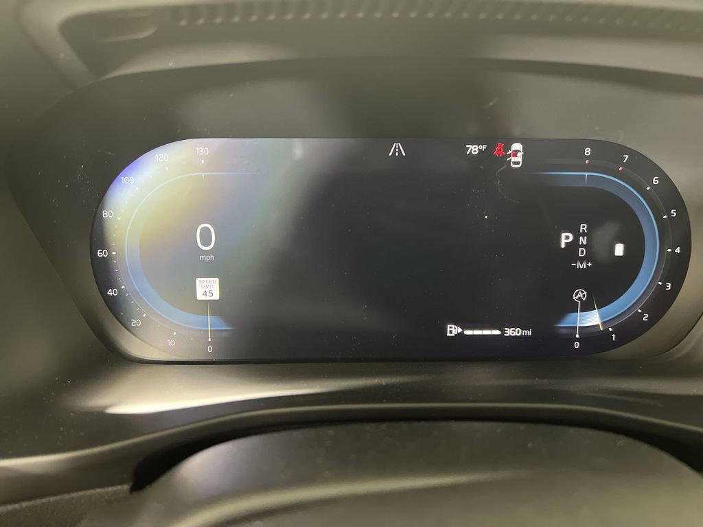 Certified 2025 Volvo XC40 B5 Plus w/ Protection Package Premier image 12