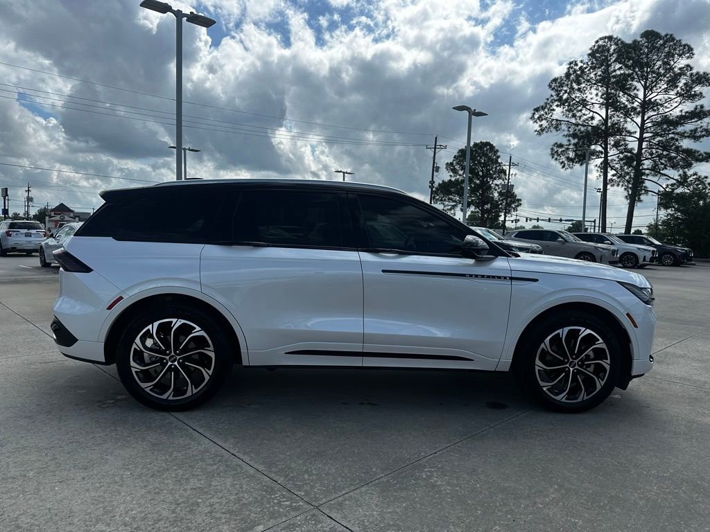 Used 2026 Lincoln Nautilus Reserve AWD/4WD image 4