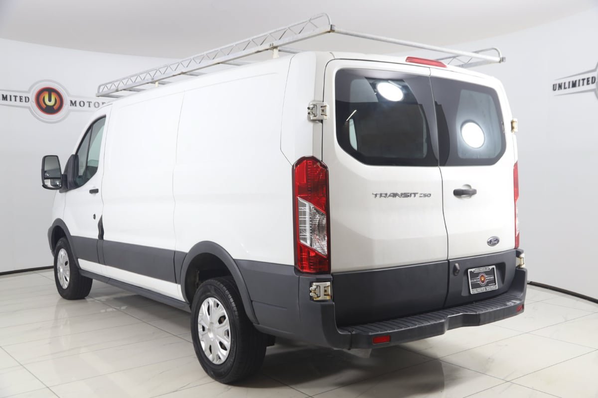Used 2016 Ford Transit 250 130 Low Roof w/ Exterior Upgrade Package RWD image 4