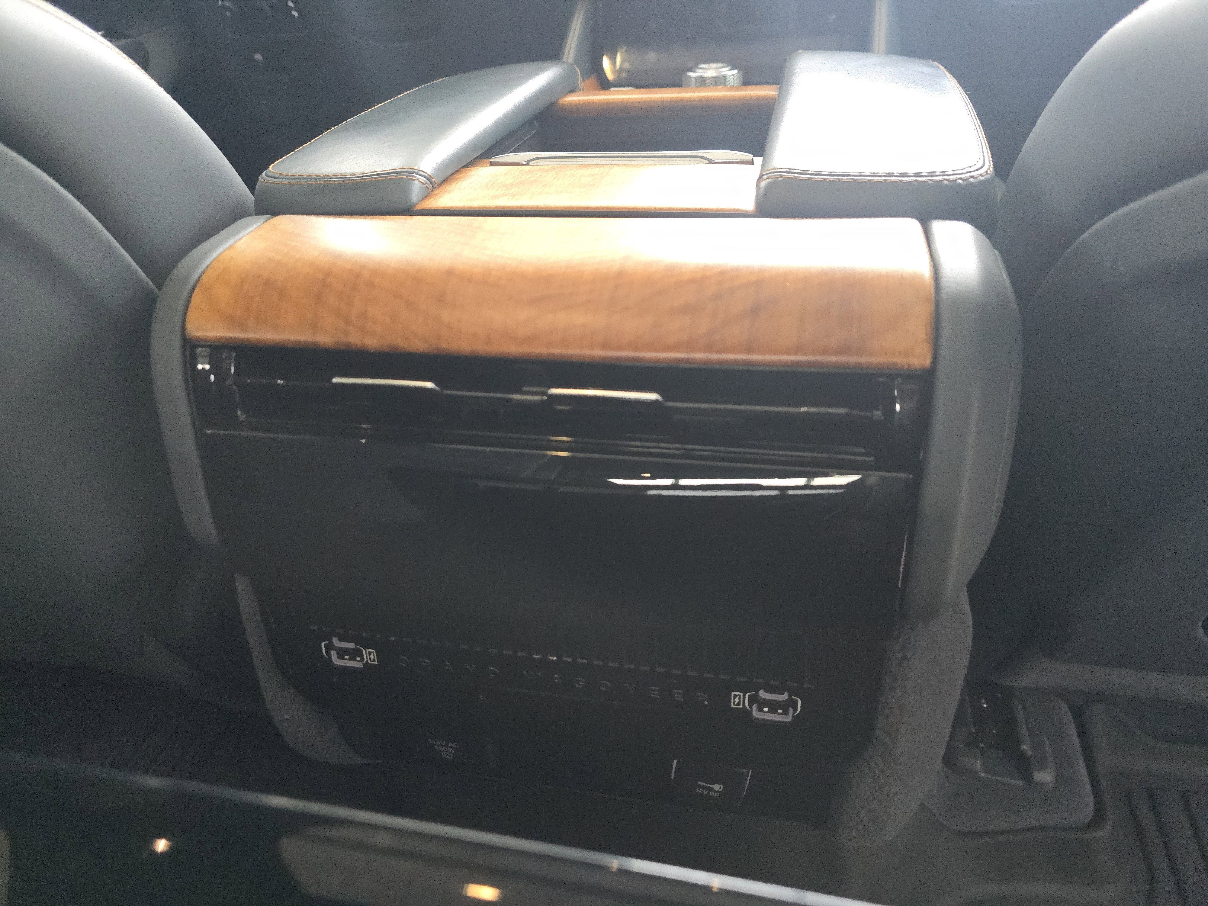 Used 2022 Jeep Grand Wagoneer Series II w/ Convenience Group III image 27