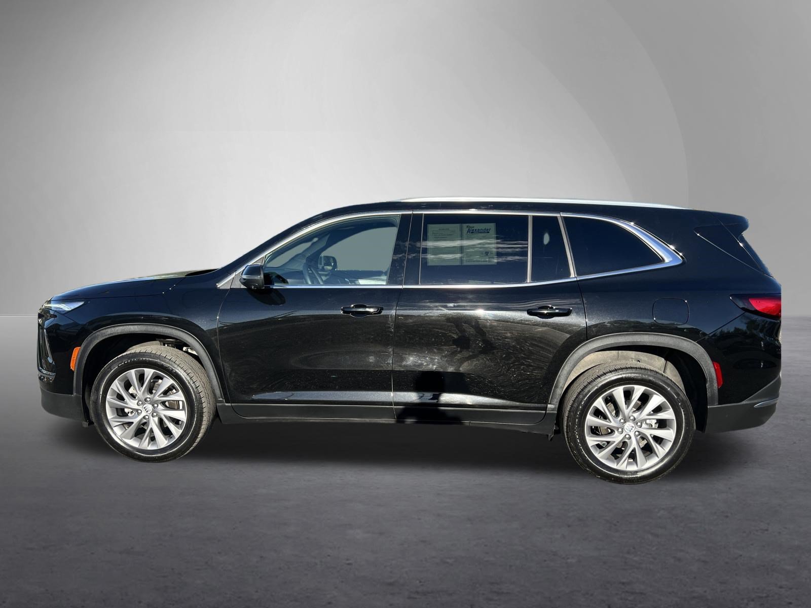 Used 2025 Buick Enclave Preferred AWD/4WD image 7