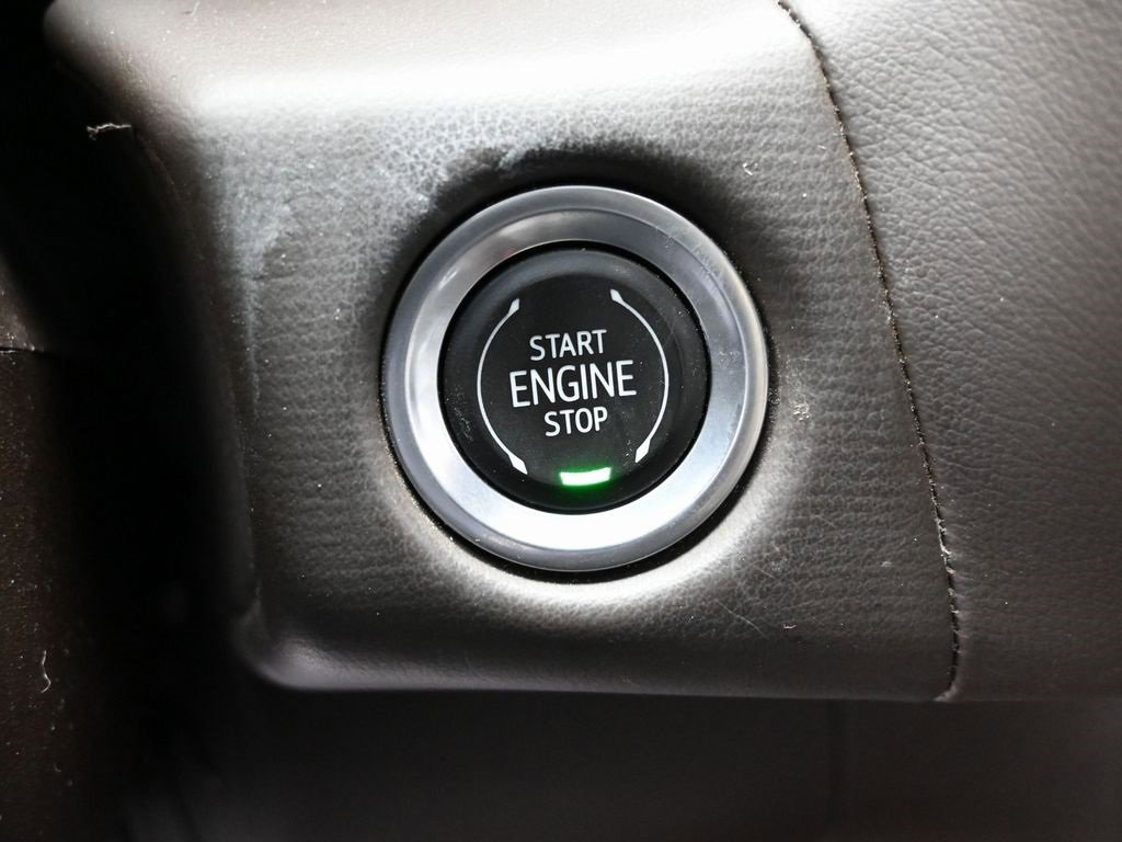 Used 2023 Chevrolet Suburban LT image 21