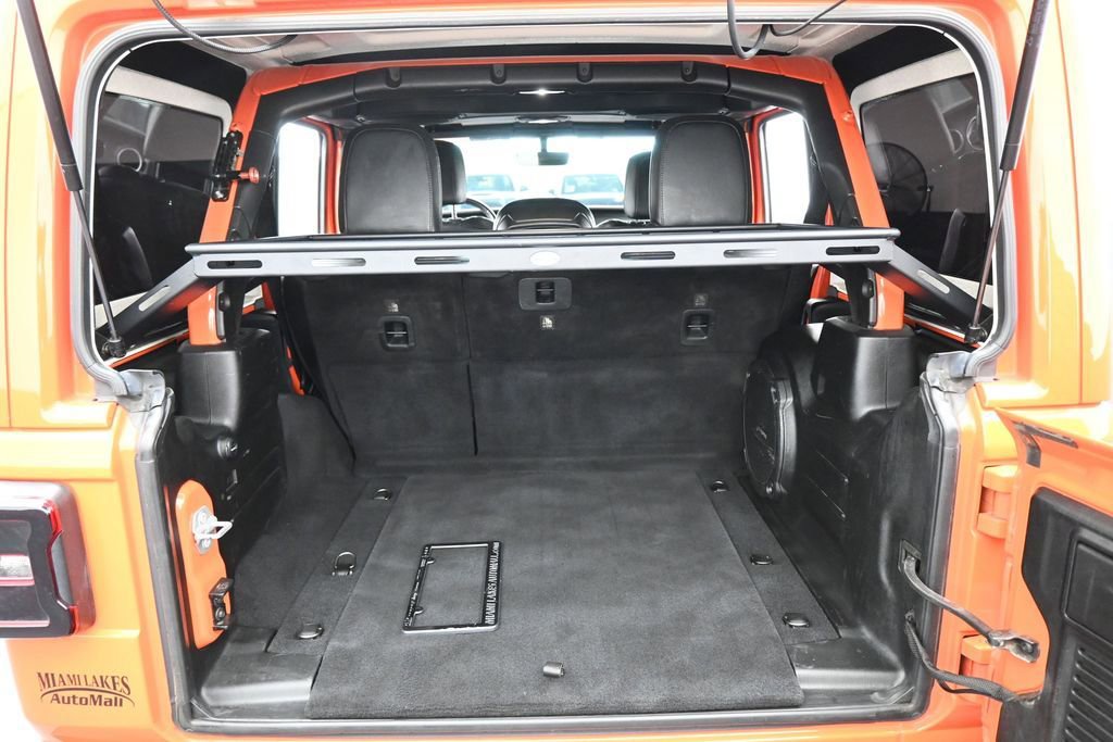 Used 2018 Jeep Wrangler Unlimited Sahara AWD/4WD image 32