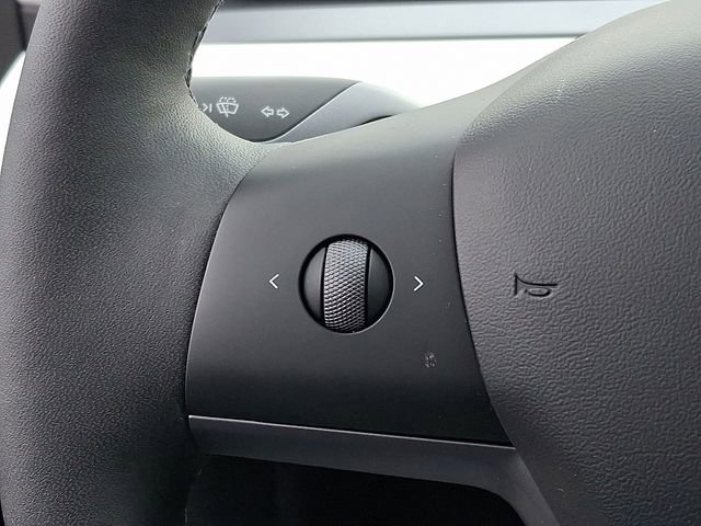 Used 2021 Tesla Model Y Long Range image 23