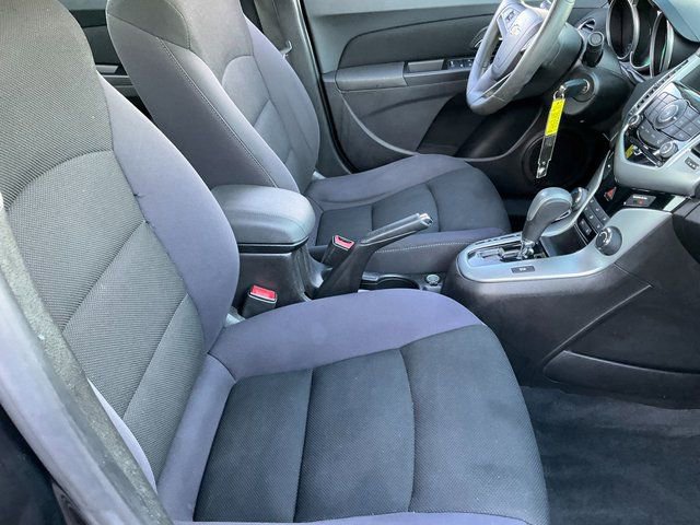 Used 2015 Chevrolet Cruze LT image 17