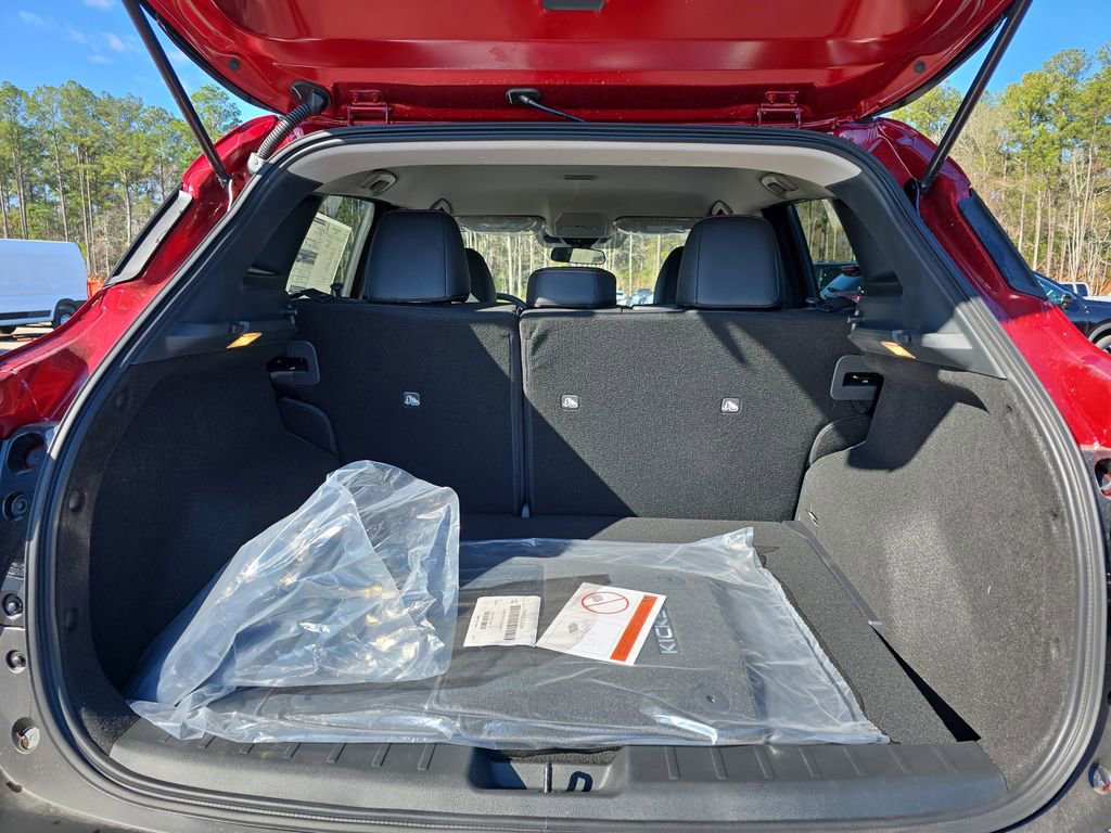 New 2026 Nissan Kicks SR w/ SR Premium Package FWD image 15