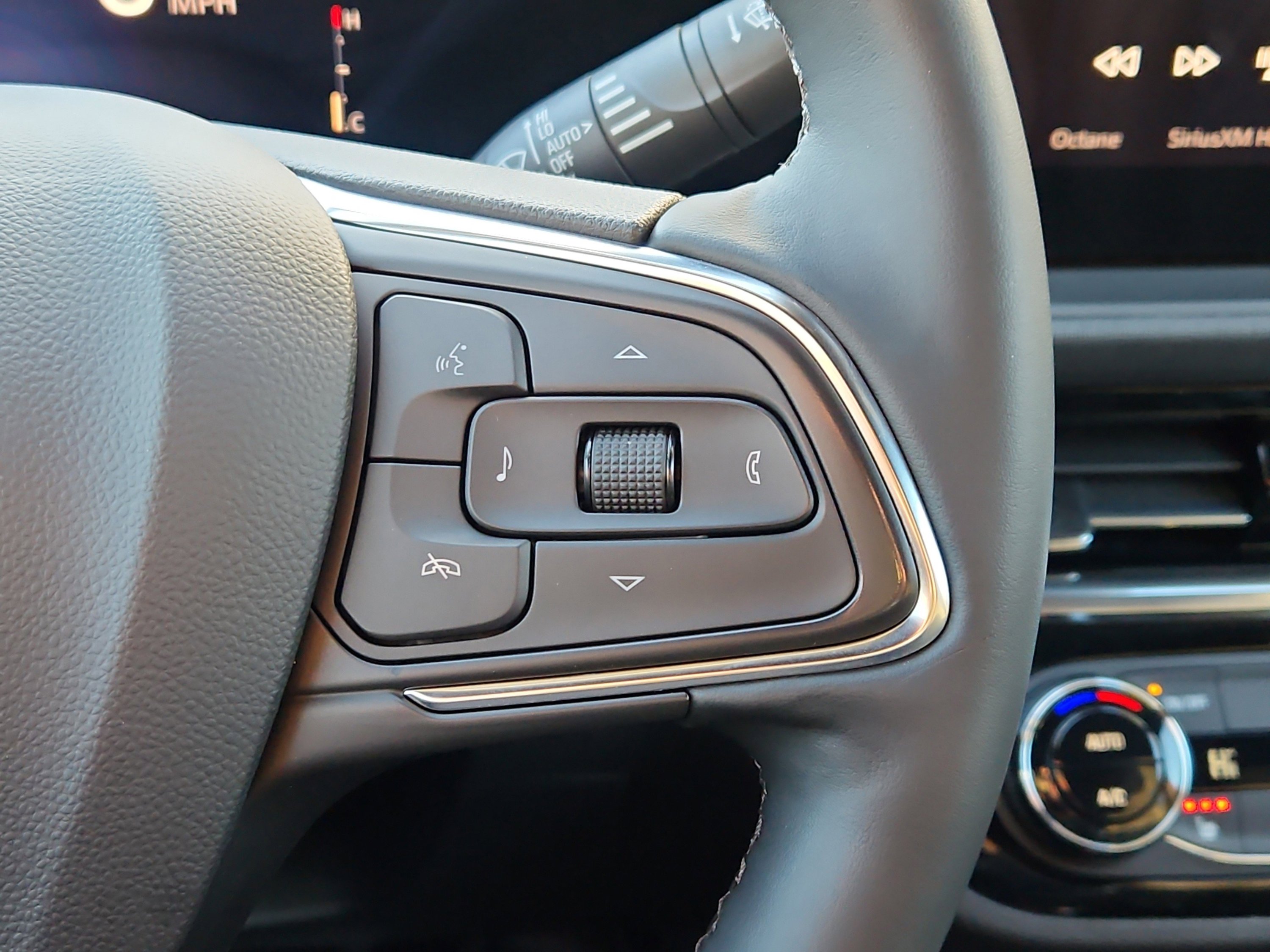 Used 2024 Buick Envista Sport Touring w/ Convenience I Package image 14