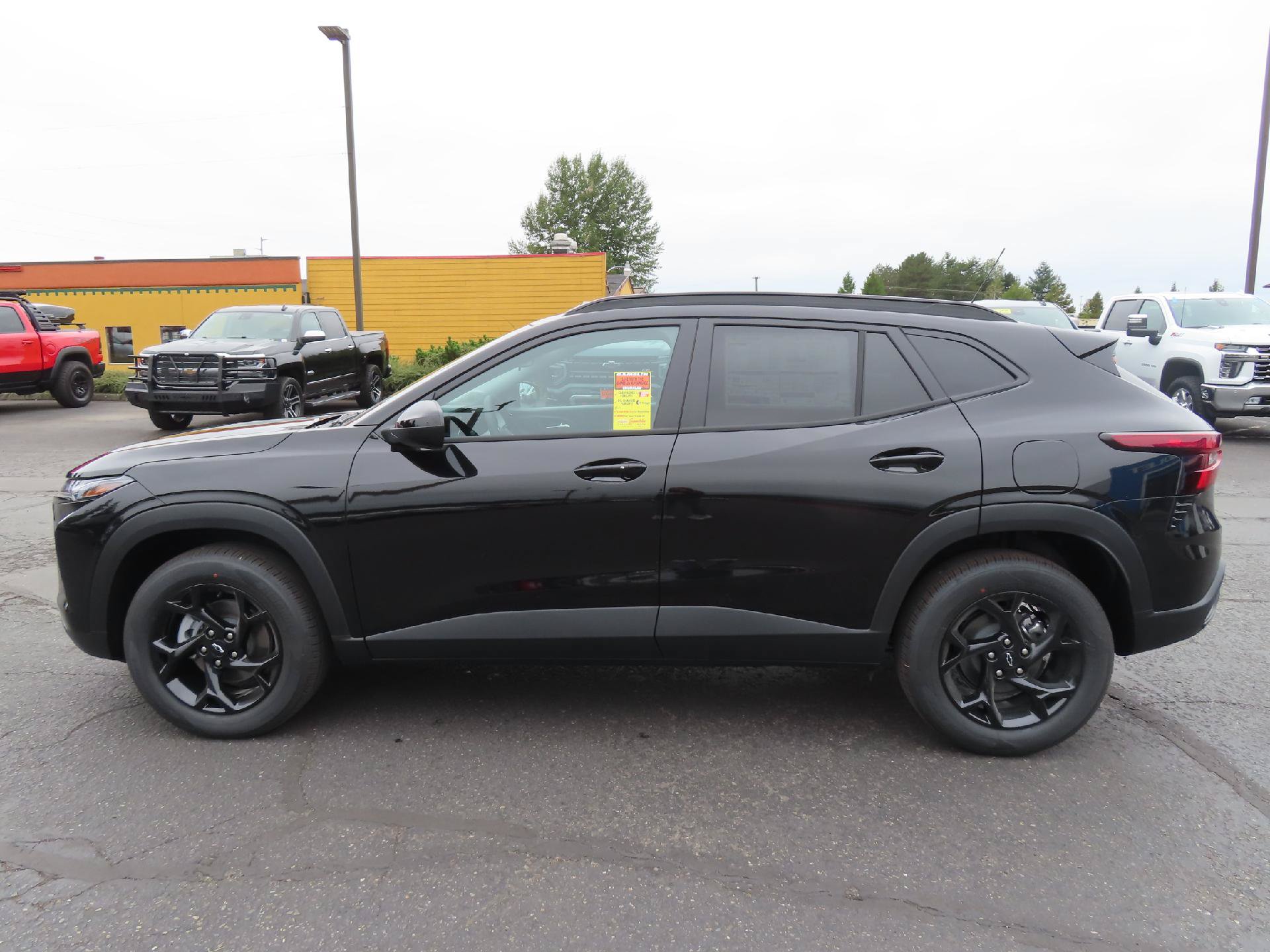 New 2026 Chevrolet Trax LT w/ Driver Confidence Package FWD image 4