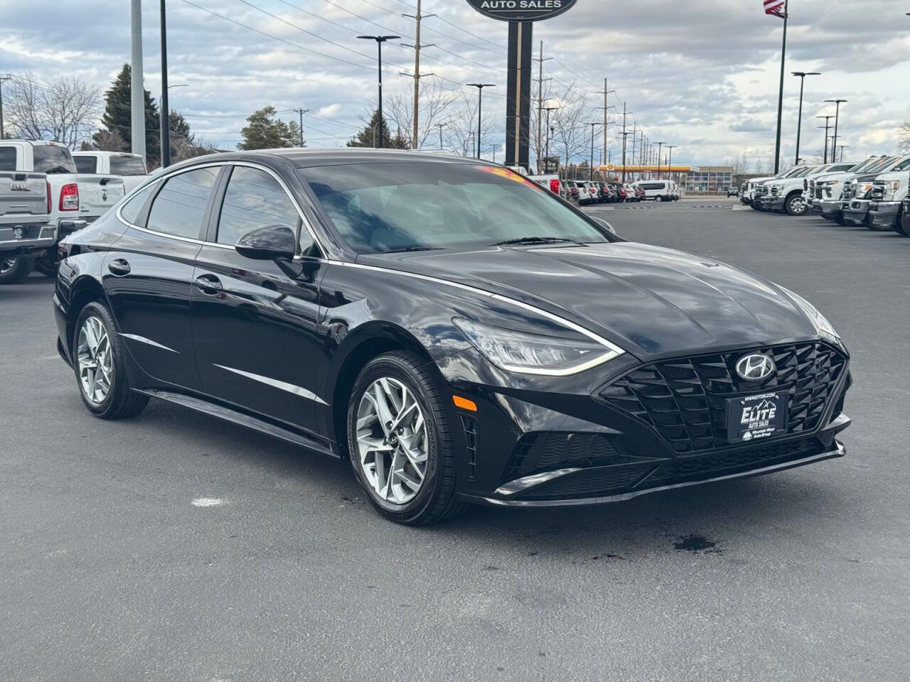 Used 2023 Hyundai Sonata SEL image 3