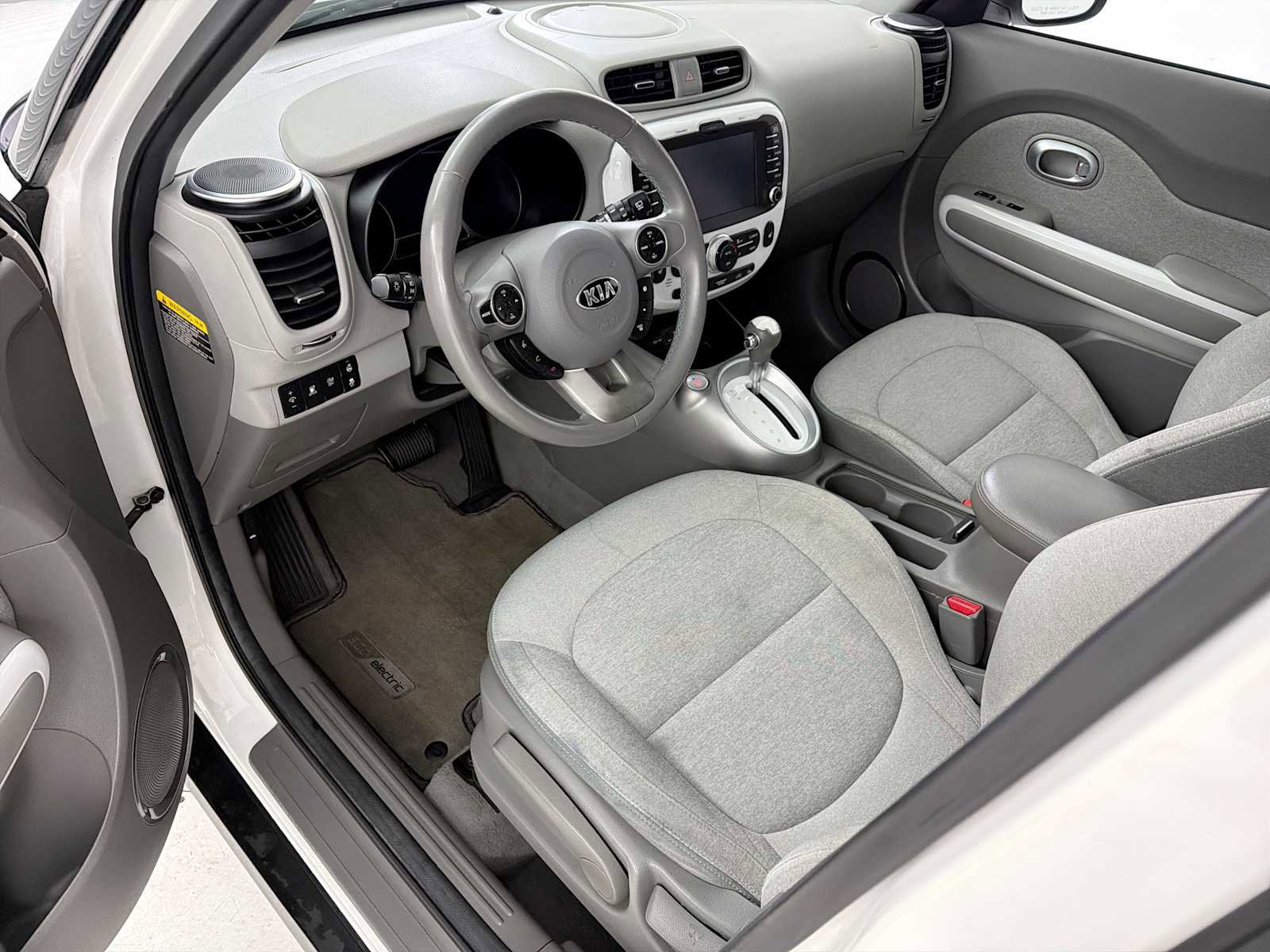 Used 2015 Kia Soul EV image 11
