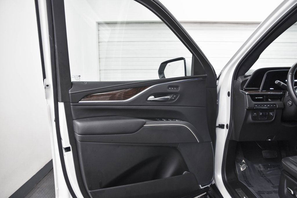 Used 2022 Cadillac Escalade Sport Platinum AWD/4WD image 9