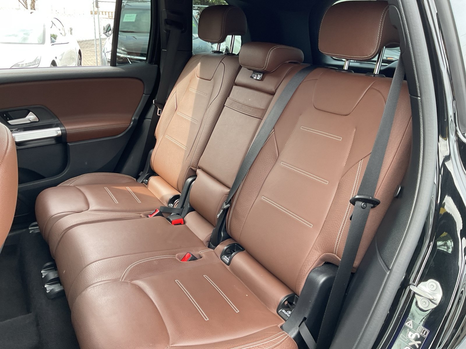 Used 2022 Mercedes-Benz GLB 250 4MATIC image 19