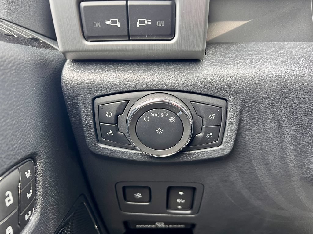 Used 2022 Ford F350 Platinum AWD/4WD image 25