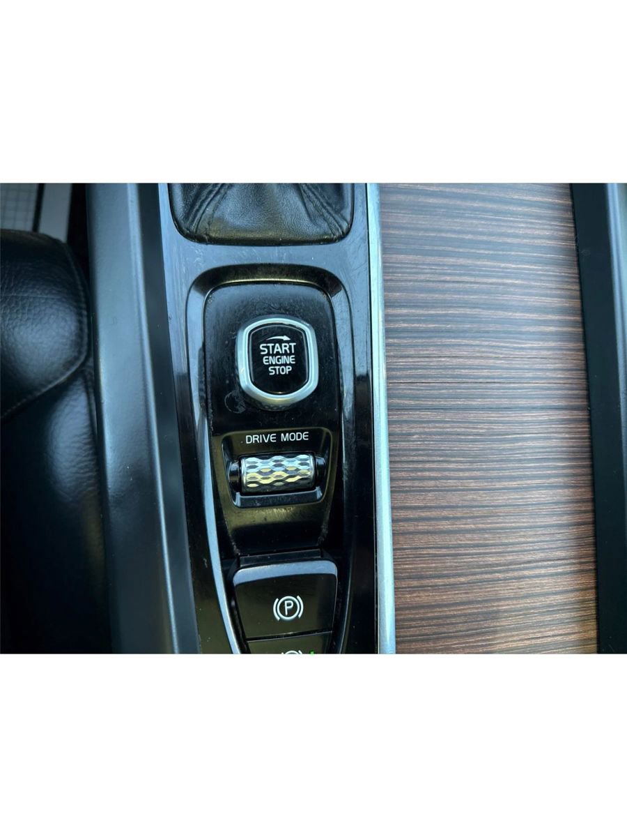 Used 2021 Volvo XC60 T6 Momentum AWD/4WD image 44