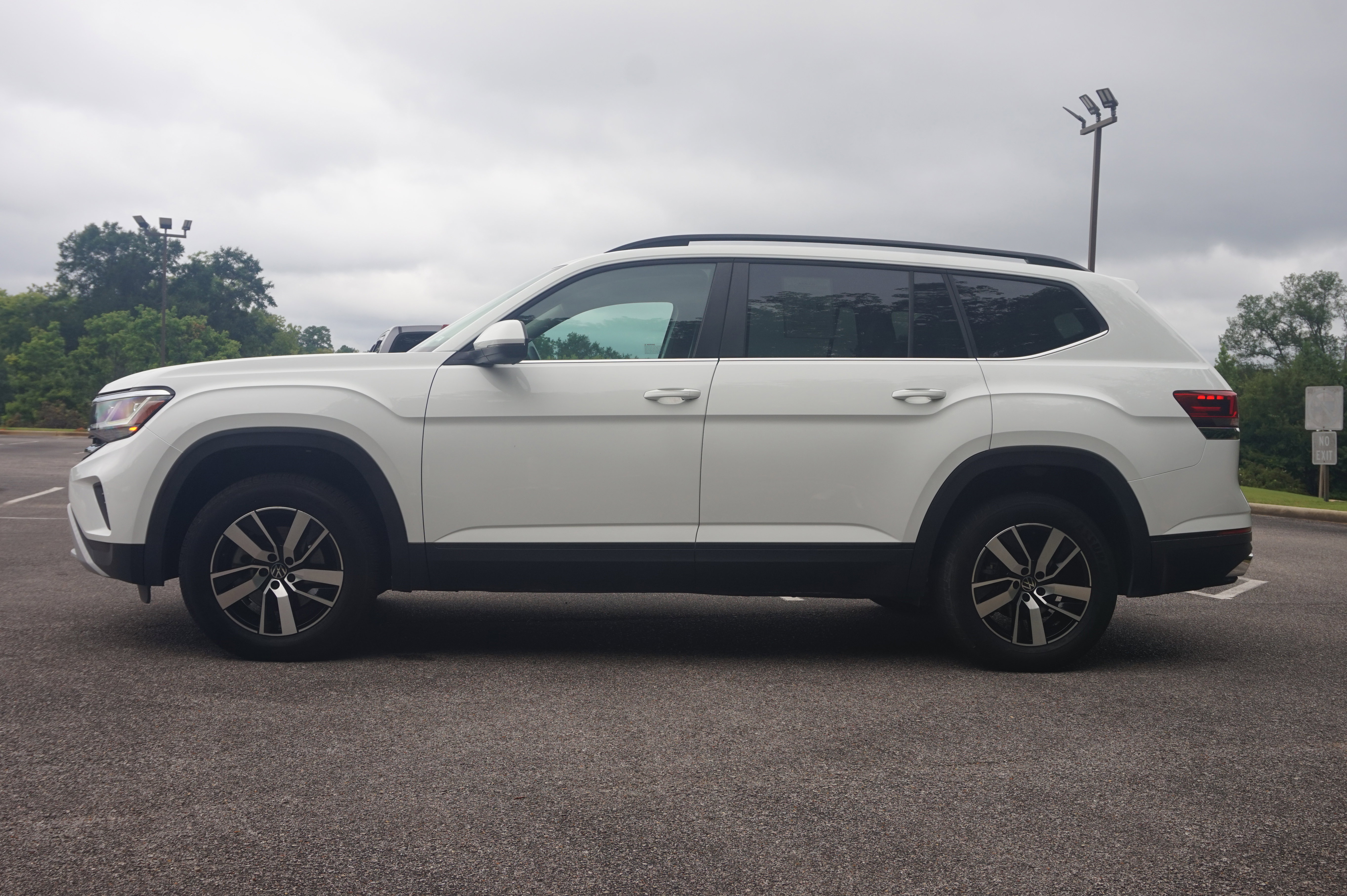 Used 2022 Volkswagen Atlas SE image 6