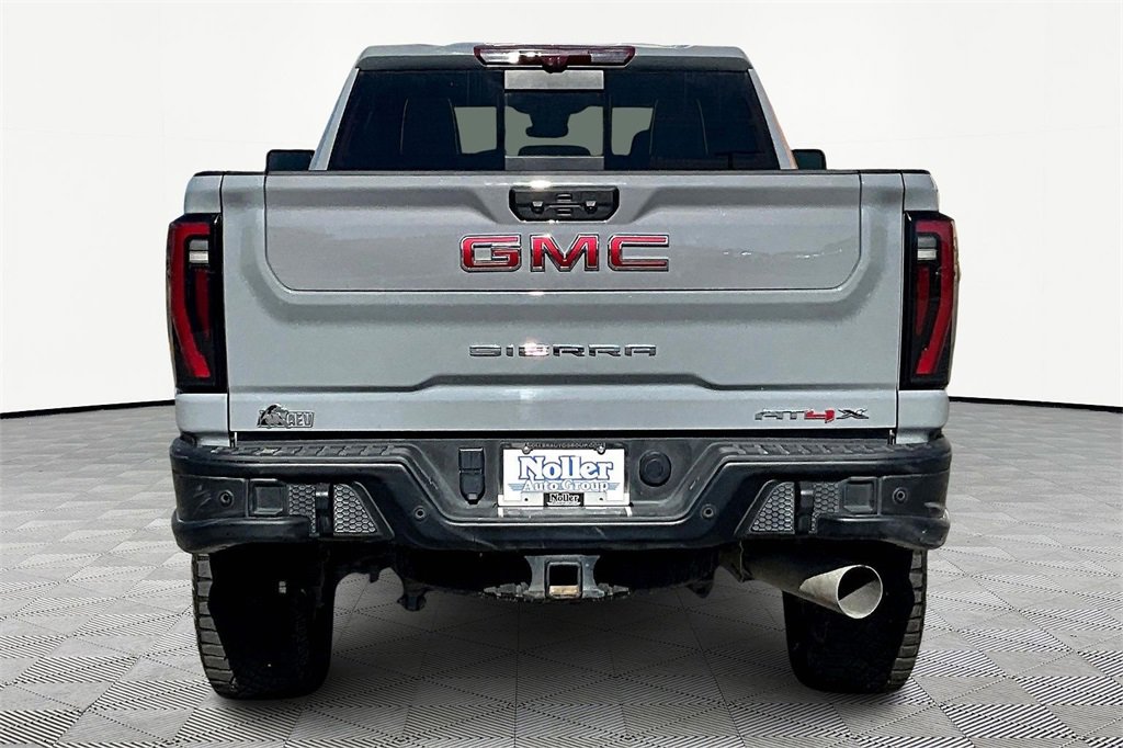 Used 2024 GMC Sierra 2500 AT4X w/ AT4X AEV Edition image 4