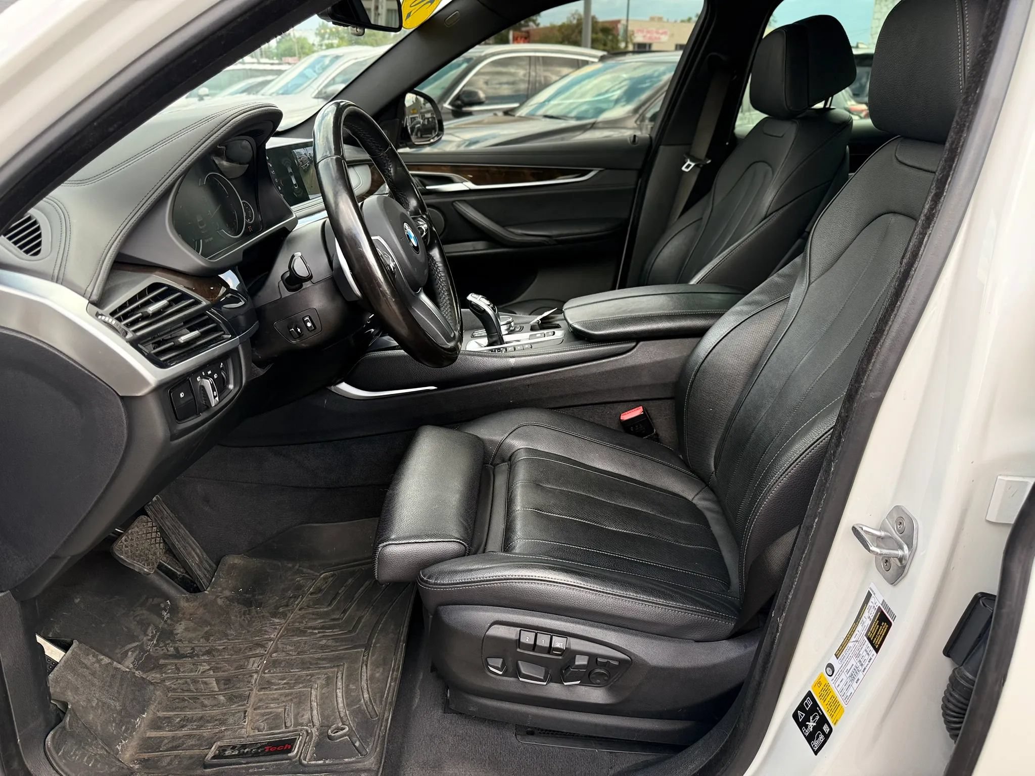 Used 2019 BMW X6 xDrive50i w/ M Sport Package AWD/4WD image 14