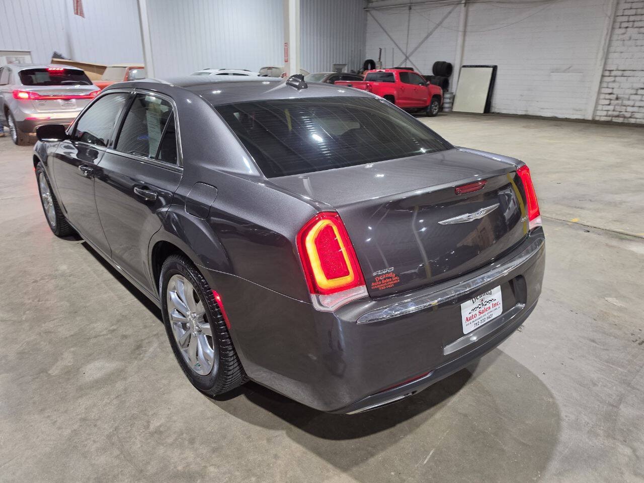 Used 2016 Chrysler 300 Limited AWD/4WD image 9