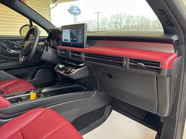 Used 2025 Lincoln Corsair Reserve w/ Equipment Group 202A image 28