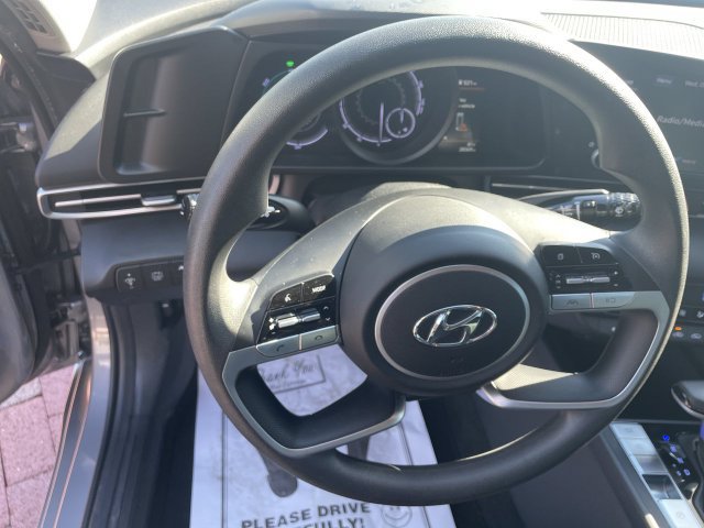 Used 2023 Hyundai Elantra Blue FWD image 17