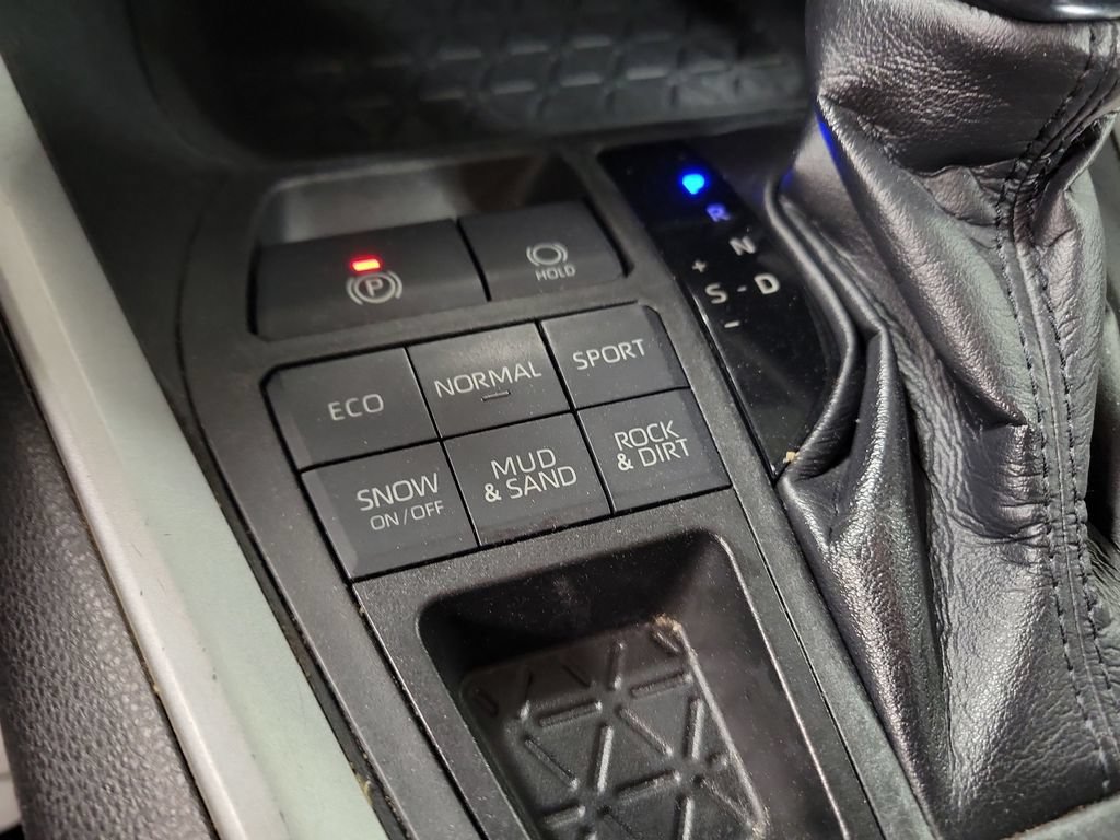 Used 2020 Toyota RAV4 XLE w/ Convenience Package AWD/4WD image 20