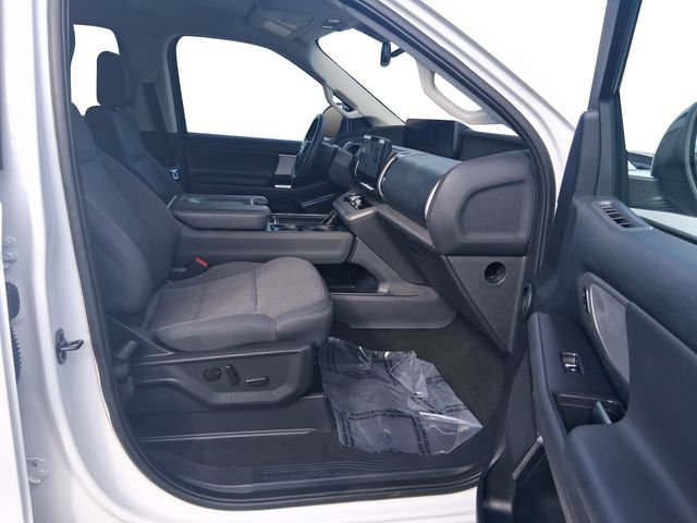 Used 2025 Ford Expedition Max Active AWD/4WD image 17