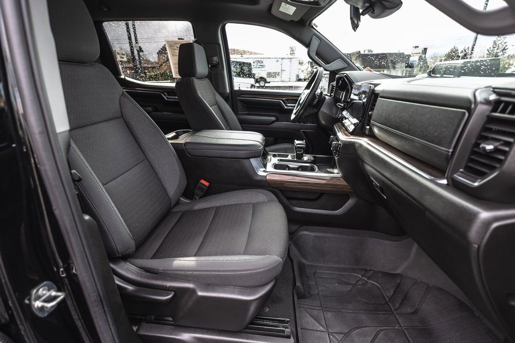 Used 2024 Chevrolet Silverado 1500 RST image 31