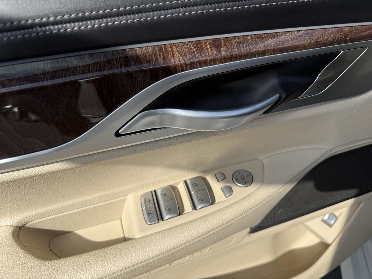 Used 2019 BMW 740i xDrive w/ Executive Package image 28