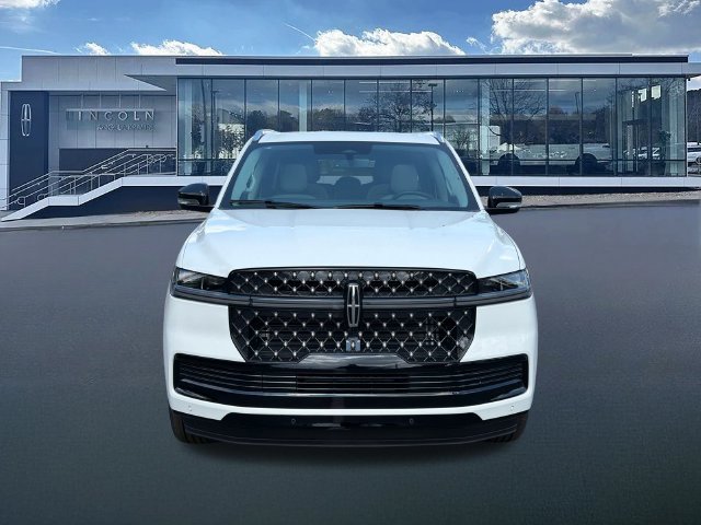 New 2027 Lincoln Navigator L Black Label AWD/4WD image 2