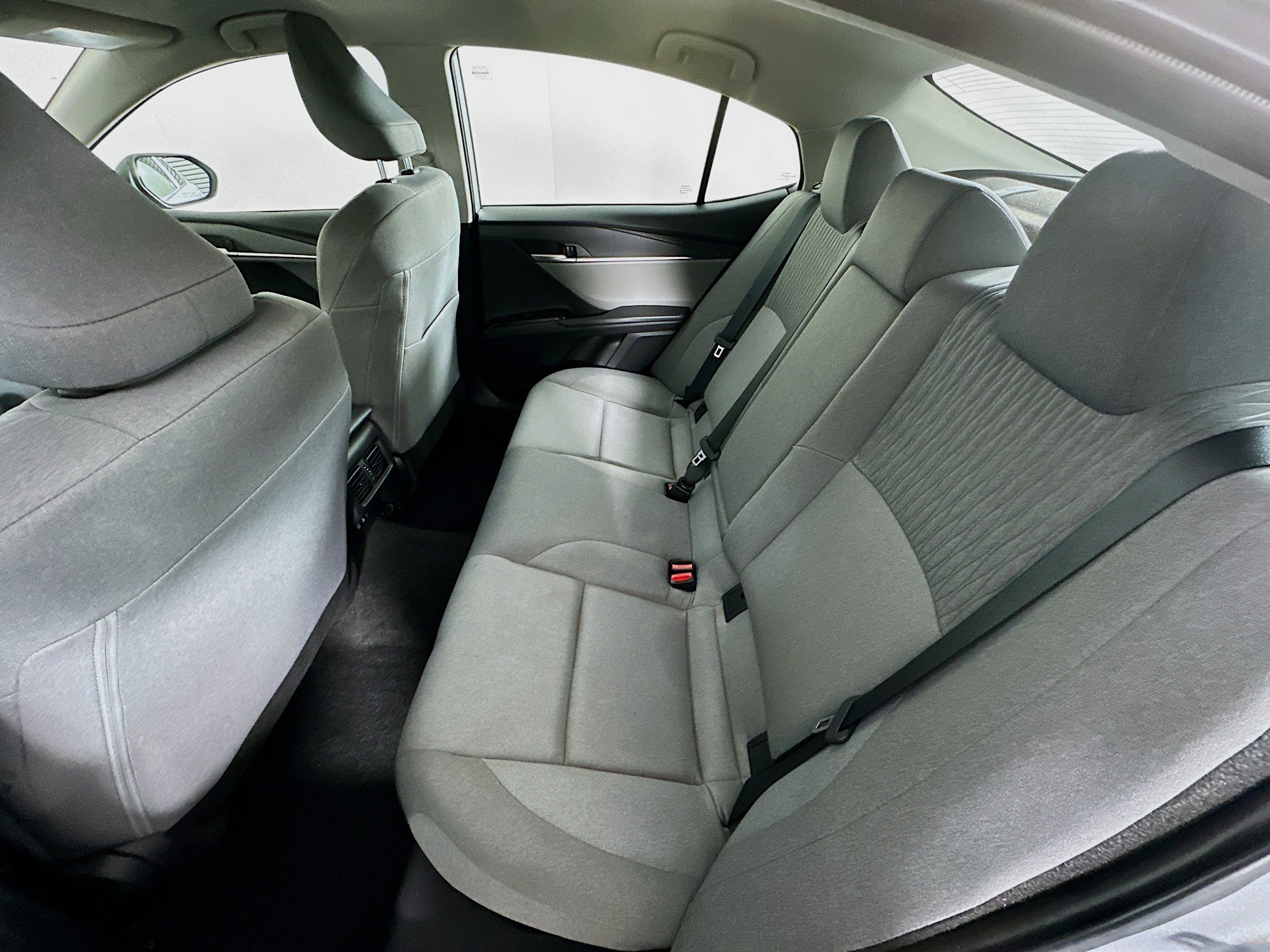 Used 2025 Toyota Camry LE image 28