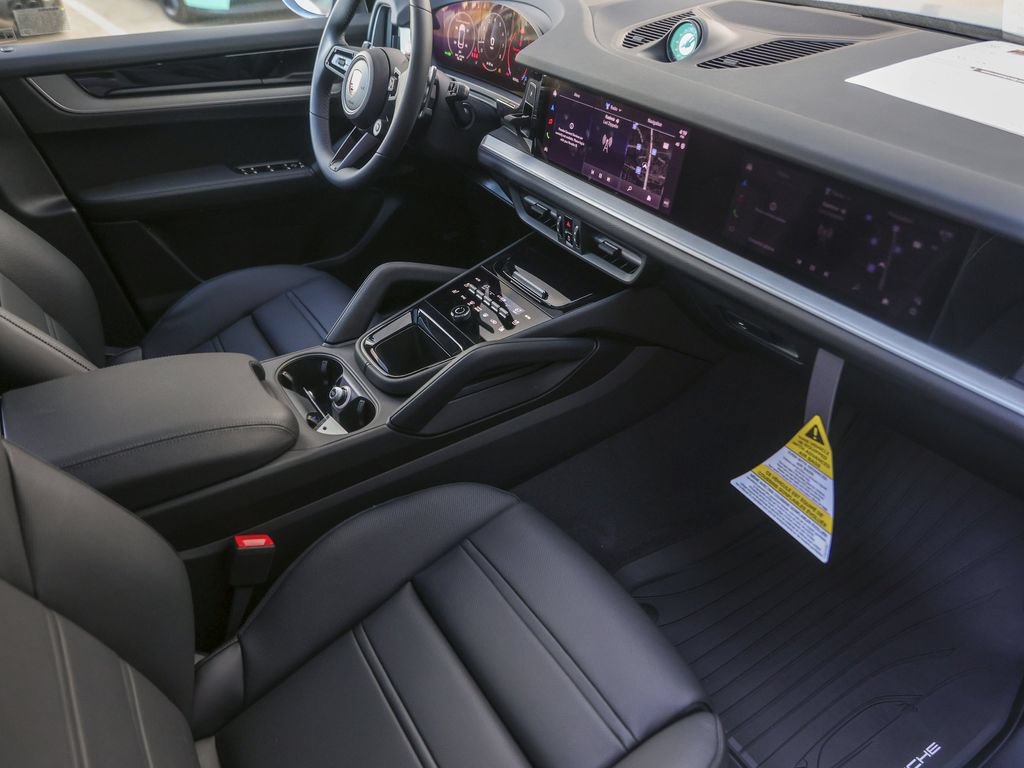 New 2026 Porsche Cayenne Coupe AWD/4WD image 36
