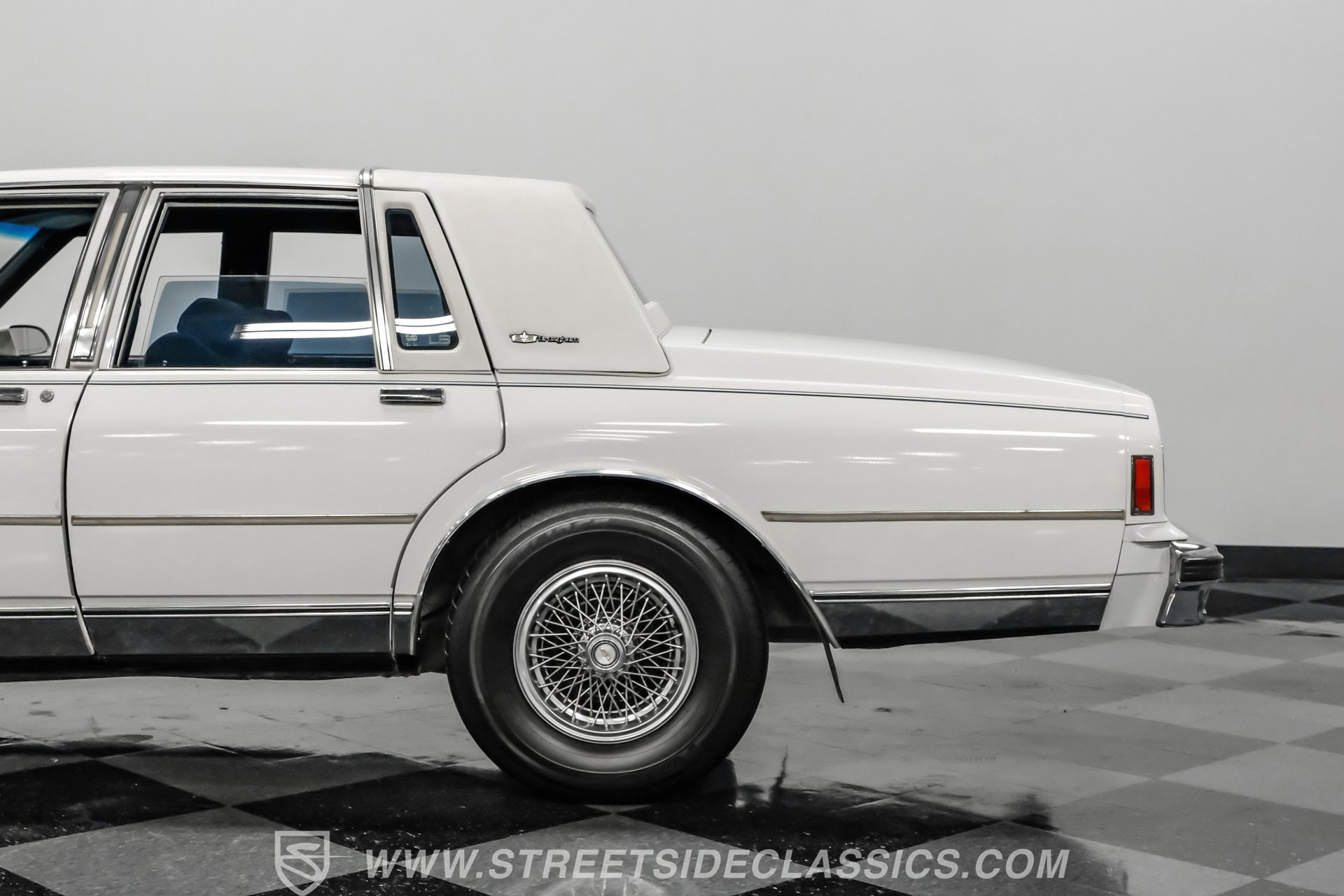 Used 1987 Chevrolet Caprice Classic Brougham RWD image 24