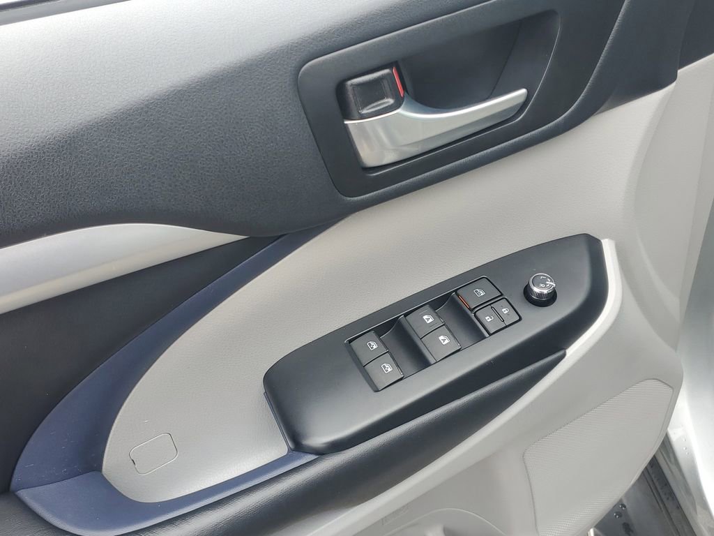 Used 2019 Toyota Highlander XLE image 23