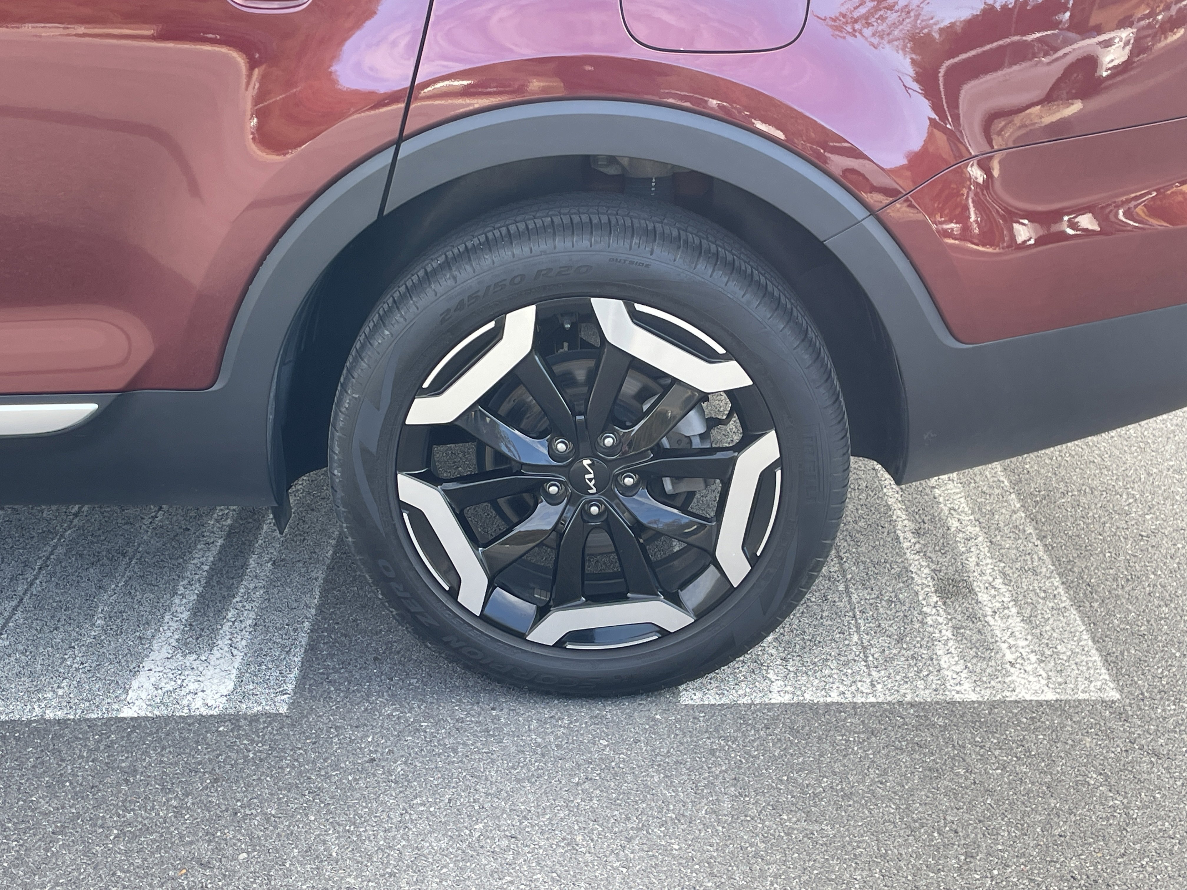 Used 2023 Kia Telluride EX w/ EX Captain's Chair Package image 10