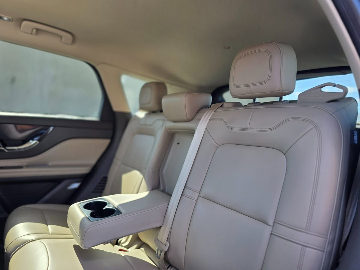 Used 2023 Lincoln Corsair FWD w/ Rear Removable Package Tray image 19